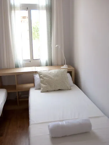 Bed And Beach Barcelona Hotel