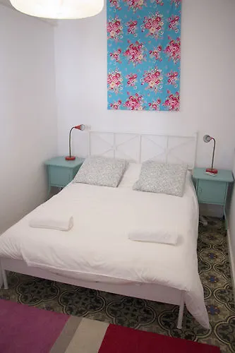 Bed And Beach Barcelona Hotel